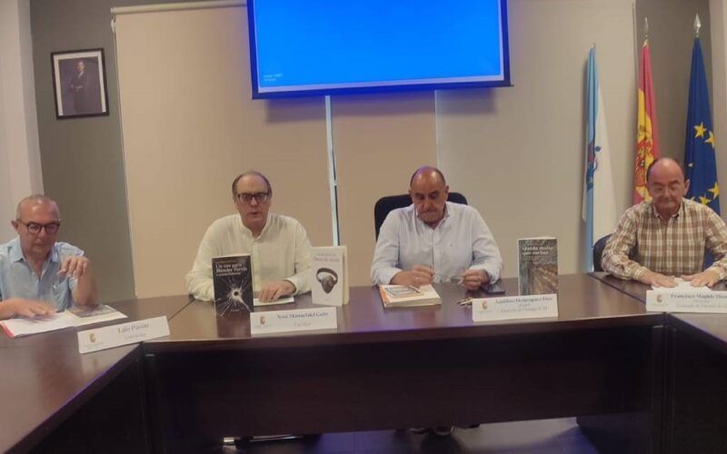 O escritor Del Caño presentou a triloxía sobre grandes artistas e escritores galegos