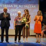 Homenaxe aos alfombreiros do Corpus e a Maruja Carrera, do portal de Oriente