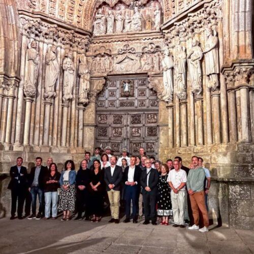 A Catedral volve iluminar as noites tudenses