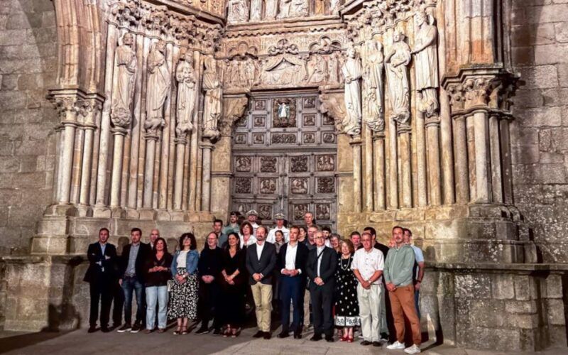 A Catedral volve iluminar as noites tudenses