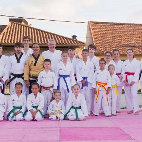 Exhibición de taekwondo na Praza Maior da Caniza