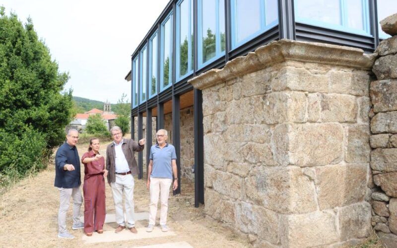 Humanización da contorna da Reitoral de Santa Comba de Bande