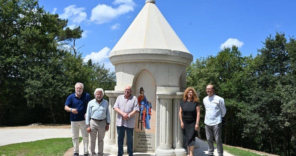 Alumnado de Cantería de Galicia elabora un templete para Insua dos Poetas