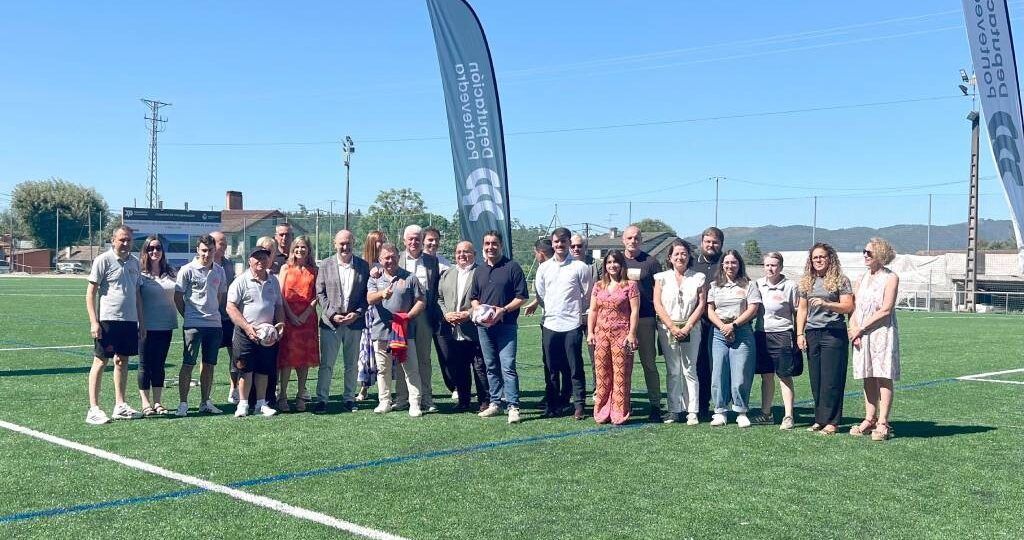O Campo de fútbol de San Mateo leva o nome de “Manolo Gil”