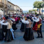 O folk enche Tui de música e tradición