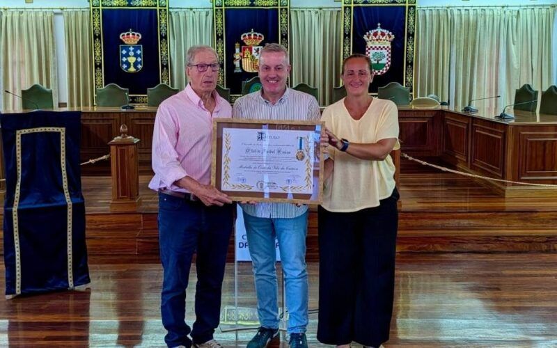 Medalla de Ouro para o Clube de Fútbol Cañiza