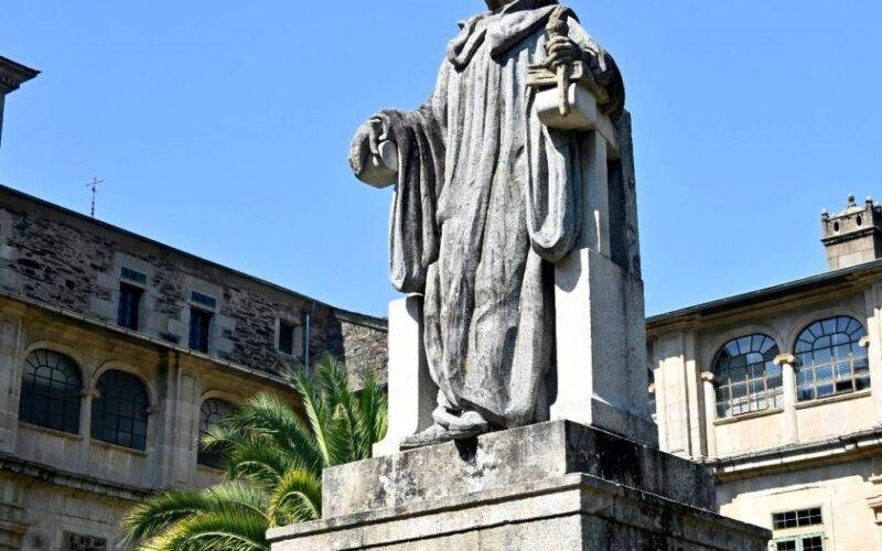 Francisco Asorey, artífice da escultura do Padre Feijóo en Samos