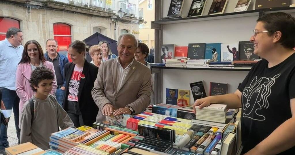 XXVII Feira do Libro de Monforte na rúa Cardeal