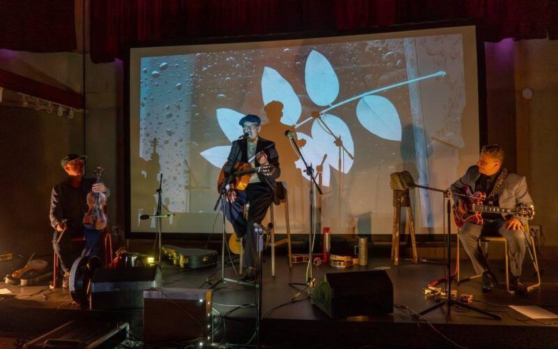 O Concello lamenta o pasamento do artista tudense Víctor Coyote