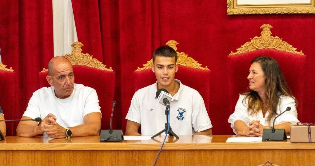 Tui celebra ao seu campión mundial Sub19 de Remo