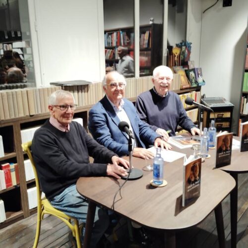 Domingo González presentou o seu libro “Viaxe ao país da soidade” na Librería Tanco de Ourense